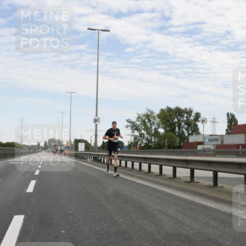 03.10.2025 - Köhlbrandbrückenlauf Matties Gatica Varas http://msf.ph/oto/9169515 03.10.2025 15:12:45 Position 3  meine-sportfotos.de
