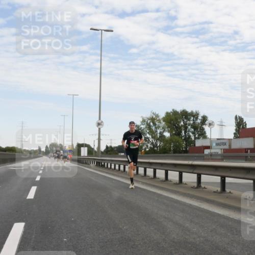 03.10.2025 - Köhlbrandbrückenlauf Matties Gatica Varas http://msf.ph/oto/9169518 03.10.2025 15:12:45 Position 3  meine-sportfotos.de