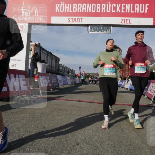 03.10.2025 - Köhlbrandbrückenlauf Matties Gatica Varas http://msf.ph/oto/9169521 03.10.2025 10:24:00 Ziel 1001, 1147, 1545, 1571, 1853, 1994, 2078, 2140, 3803 meine-sportfotos.de