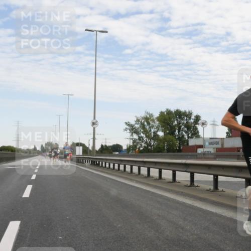 03.10.2025 - Köhlbrandbrückenlauf Matties Gatica Varas http://msf.ph/oto/9169524 03.10.2025 15:12:47 Position 3  meine-sportfotos.de