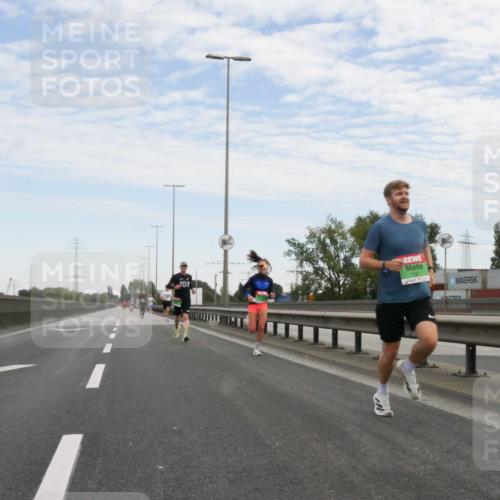 03.10.2025 - Köhlbrandbrückenlauf Matties Gatica Varas http://msf.ph/oto/9169535 03.10.2025 15:12:51 Position 3  meine-sportfotos.de