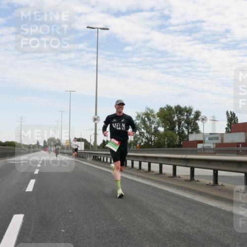 03.10.2025 - Köhlbrandbrückenlauf Matties Gatica Varas http://msf.ph/oto/9169545 03.10.2025 15:12:54 Position 3  meine-sportfotos.de