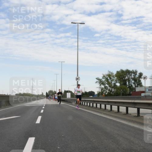 03.10.2025 - Köhlbrandbrückenlauf Matties Gatica Varas http://msf.ph/oto/9169549 03.10.2025 15:12:57 Position 3  meine-sportfotos.de