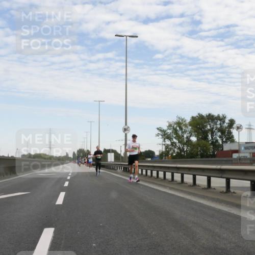 03.10.2025 - Köhlbrandbrückenlauf Matties Gatica Varas http://msf.ph/oto/9169551 03.10.2025 15:12:58 Position 3  meine-sportfotos.de