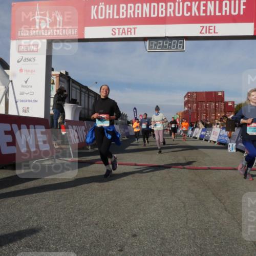 03.10.2025 - Köhlbrandbrückenlauf Matties Gatica Varas http://msf.ph/oto/9169557 03.10.2025 10:24:08 Ziel 1853, 1855, 1994, 2078, 2103, 2140, 2351, 2371, 2971, 3675, 3677, 3803, 3810 meine-sportfotos.de