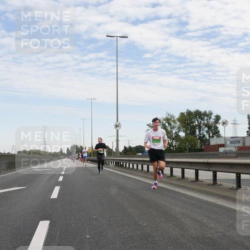 03.10.2025 - Köhlbrandbrückenlauf Matties Gatica Varas http://msf.ph/oto/9169559 03.10.2025 15:12:59 Position 3  meine-sportfotos.de