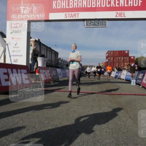 03.10.2025 - Köhlbrandbrückenlauf Matties Gatica Varas http://msf.ph/oto/9169562 03.10.2025 10:24:10 Ziel 1853, 1855, 1994, 2103, 2140, 2351, 2371, 2971, 3675, 3677, 3810 meine-sportfotos.de