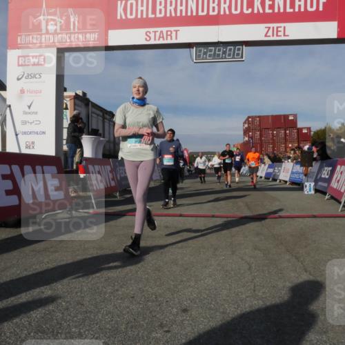 03.10.2025 - Köhlbrandbrückenlauf Matties Gatica Varas http://msf.ph/oto/9169564 03.10.2025 10:24:10 Ziel 1853, 1855, 1994, 2103, 2140, 2351, 2371, 2971, 3675, 3677, 3810 meine-sportfotos.de