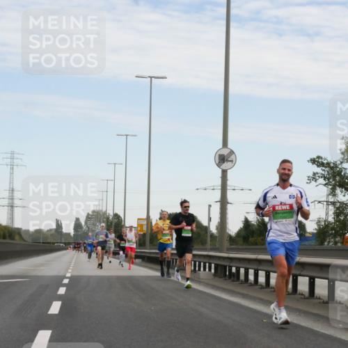 03.10.2025 - Köhlbrandbrückenlauf Matties Gatica Varas http://msf.ph/oto/9169574 03.10.2025 15:13:05 Position 3 7047 meine-sportfotos.de