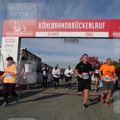 03.10.2025 - Köhlbrandbrückenlauf Matties Gatica Varas http://msf.ph/oto/9169577 03.10.2025 10:24:14 Ziel 1329, 2103, 2239, 2319, 2351, 2371, 2384, 2970, 2971, 3597, 3675, 3677, 3810 meine-sportfotos.de