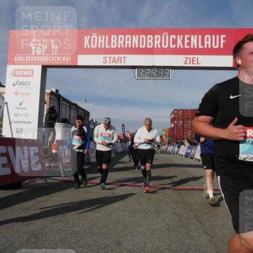 03.10.2025 - Köhlbrandbrückenlauf Matties Gatica Varas http://msf.ph/oto/9169581 03.10.2025 10:24:15 Ziel 1329, 2103, 2239, 2319, 2340, 2384, 2970, 3597, 3810 meine-sportfotos.de