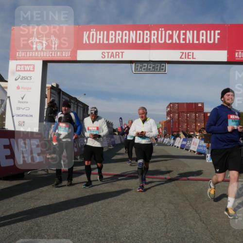 03.10.2025 - Köhlbrandbrückenlauf Matties Gatica Varas http://msf.ph/oto/9169583 03.10.2025 10:24:15 Ziel 1329, 2103, 2239, 2319, 2340, 2384, 2970, 3597, 3810 meine-sportfotos.de