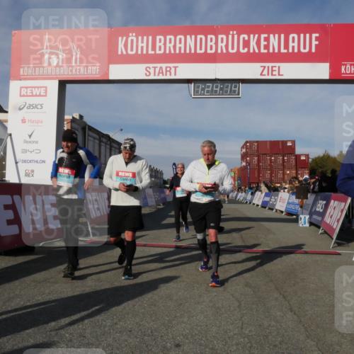 03.10.2025 - Köhlbrandbrückenlauf Matties Gatica Varas http://msf.ph/oto/9169585 03.10.2025 10:24:15 Ziel 1329, 2103, 2239, 2319, 2340, 2384, 2970, 3597, 3810 meine-sportfotos.de