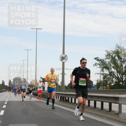03.10.2025 - Köhlbrandbrückenlauf Matties Gatica Varas http://msf.ph/oto/9169586 03.10.2025 15:13:08 Position 3  meine-sportfotos.de