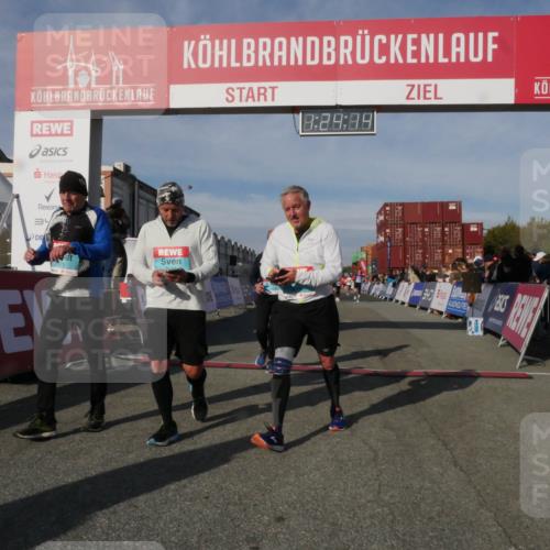 03.10.2025 - Köhlbrandbrückenlauf Matties Gatica Varas http://msf.ph/oto/9169587 03.10.2025 10:24:16 Ziel 1329, 2103, 2239, 2319, 2340, 2384, 2970, 3597, 3810 meine-sportfotos.de