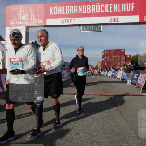 03.10.2025 - Köhlbrandbrückenlauf Matties Gatica Varas http://msf.ph/oto/9169590 03.10.2025 10:24:17 Ziel 1329, 2239, 2319, 2340, 2384, 2970, 3597, 3810 meine-sportfotos.de
