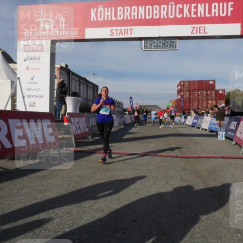 03.10.2025 - Köhlbrandbrückenlauf Matties Gatica Varas http://msf.ph/oto/9169596 03.10.2025 10:24:18 Ziel 1329, 2239, 2319, 2340, 2384, 2970, 3597 meine-sportfotos.de