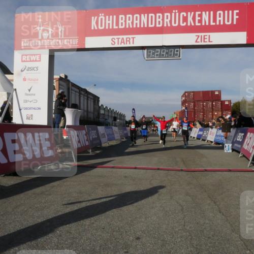 03.10.2025 - Köhlbrandbrückenlauf Matties Gatica Varas http://msf.ph/oto/9169605 03.10.2025 10:24:21 Ziel 1329, 1440, 1732, 1895, 2239, 2319, 2340, 2384, 2970, 3074, 3597 meine-sportfotos.de