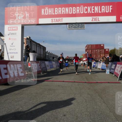 03.10.2025 - Köhlbrandbrückenlauf Matties Gatica Varas http://msf.ph/oto/9169608 03.10.2025 10:24:22 Ziel 1329, 1440, 1732, 1895, 2239, 2319, 2340, 2384, 2970, 3074, 3597 meine-sportfotos.de