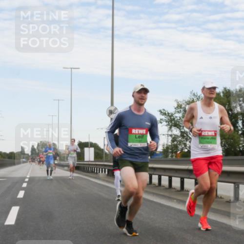 03.10.2025 - Köhlbrandbrückenlauf Matties Gatica Varas http://msf.ph/oto/9169611 03.10.2025 15:13:13 Position 3 7197, 7054 meine-sportfotos.de