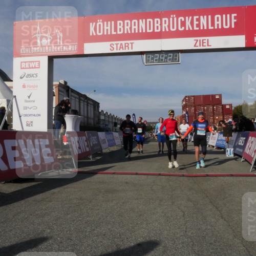 03.10.2025 - Köhlbrandbrückenlauf Matties Gatica Varas http://msf.ph/oto/9169613 03.10.2025 10:24:23 Ziel 1329, 1440, 1732, 1895, 2239, 2319, 2340, 2384, 2970, 3074, 3597 meine-sportfotos.de