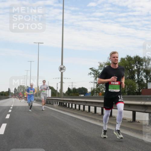 03.10.2025 - Köhlbrandbrückenlauf Matties Gatica Varas http://msf.ph/oto/9169616 03.10.2025 15:13:15 Position 3 9742, 12 meine-sportfotos.de