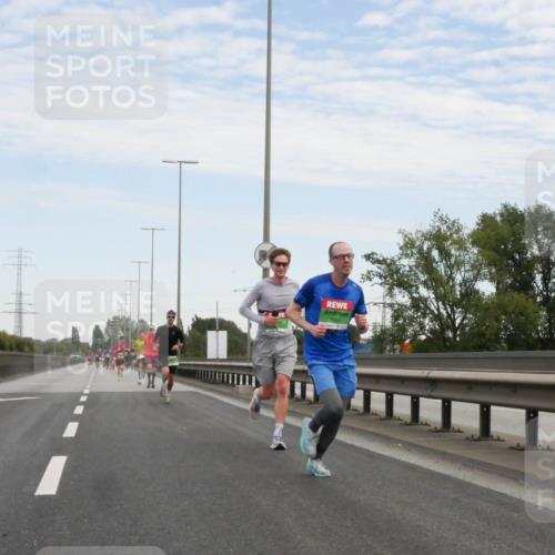 03.10.2025 - Köhlbrandbrückenlauf Matties Gatica Varas http://msf.ph/oto/9169625 03.10.2025 15:13:18 Position 3  meine-sportfotos.de