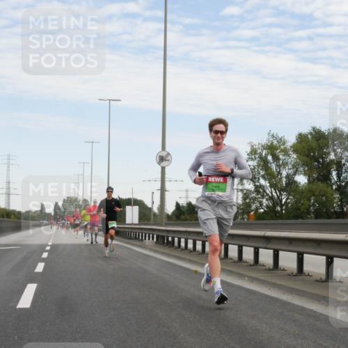 03.10.2025 - Köhlbrandbrückenlauf Matties Gatica Varas http://msf.ph/oto/9169629 03.10.2025 15:13:19 Position 3  meine-sportfotos.de