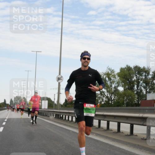 03.10.2025 - Köhlbrandbrückenlauf Matties Gatica Varas http://msf.ph/oto/9169635 03.10.2025 15:13:22 Position 3 7118 meine-sportfotos.de