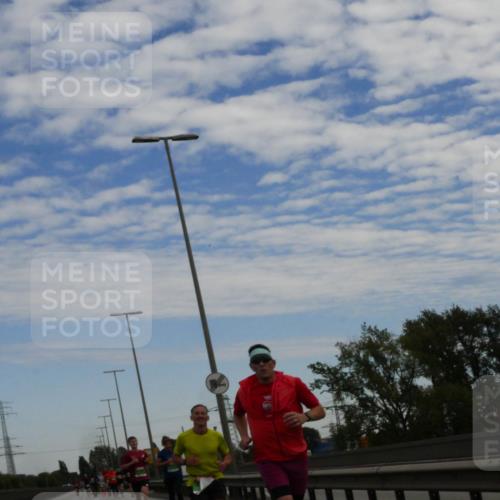 03.10.2025 - Köhlbrandbrückenlauf Matties Gatica Varas http://msf.ph/oto/9169637 03.10.2025 15:13:25 Position 3  meine-sportfotos.de