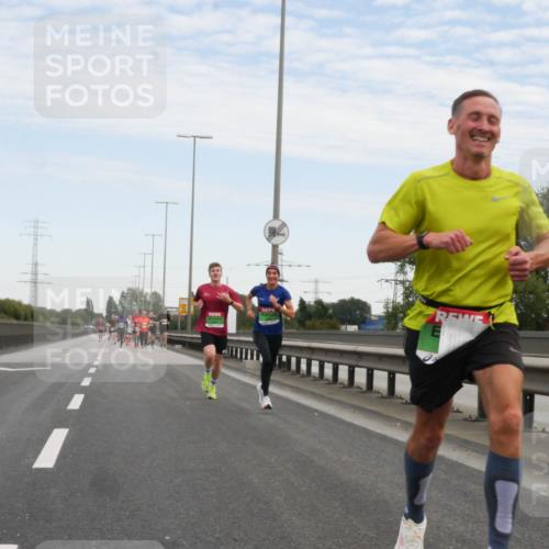 03.10.2025 - Köhlbrandbrückenlauf Matties Gatica Varas http://msf.ph/oto/9169640 03.10.2025 15:13:27 Position 3  meine-sportfotos.de