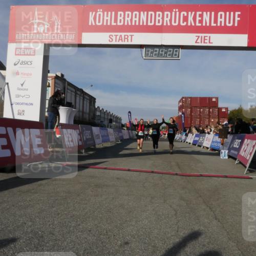 03.10.2025 - Köhlbrandbrückenlauf Matties Gatica Varas http://msf.ph/oto/9169641 03.10.2025 10:24:30 Ziel 1440, 1717, 1732, 1762, 1895, 2187, 3042, 3074, 3620 meine-sportfotos.de