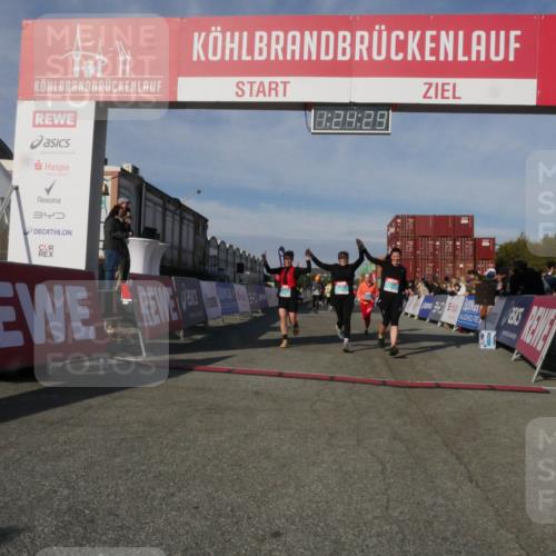 03.10.2025 - Köhlbrandbrückenlauf Matties Gatica Varas http://msf.ph/oto/9169645 03.10.2025 10:24:31 Ziel 1433, 1440, 1717, 1732, 1762, 1895, 2173, 2187, 2680, 3042, 3074, 3523, 3620 meine-sportfotos.de