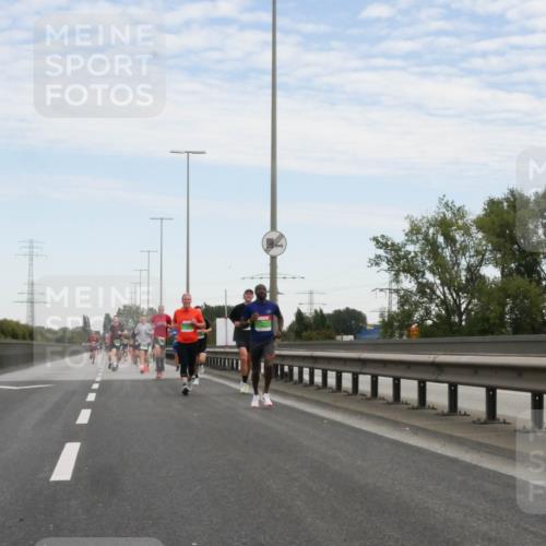 03.10.2025 - Köhlbrandbrückenlauf Matties Gatica Varas http://msf.ph/oto/9169655 03.10.2025 15:13:35 Position 3  meine-sportfotos.de