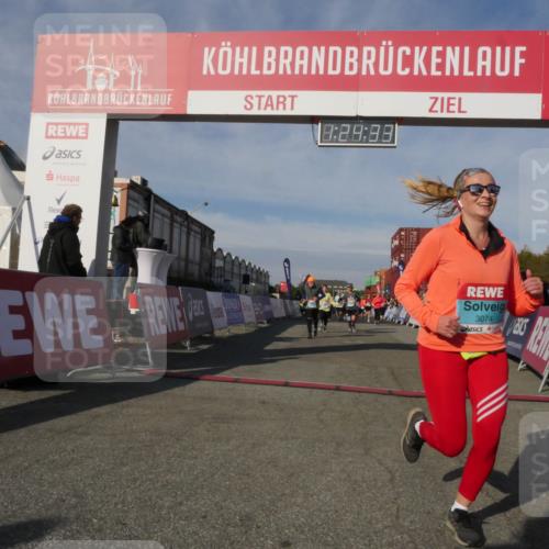 03.10.2025 - Köhlbrandbrückenlauf Matties Gatica Varas http://msf.ph/oto/9169663 03.10.2025 10:24:35 Ziel 1433, 1683, 1697, 1717, 1762, 2045, 2169, 2173, 2187, 2234, 2680, 2847, 2848, 3038, 3042, 3199, 3240, 3523, 3620, 3759 meine-sportfotos.de
