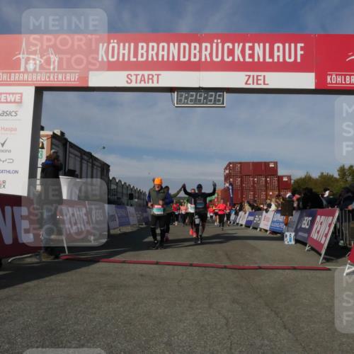 03.10.2025 - Köhlbrandbrückenlauf Matties Gatica Varas http://msf.ph/oto/9169673 03.10.2025 10:24:37 Ziel 1433, 1683, 1697, 1717, 1762, 1987, 2045, 2169, 2173, 2187, 2234, 2373, 2374, 2680, 2847, 2848, 3038, 3042, 3199, 3240, 3523, 3561, 3620, 3759 meine-sportfotos.de