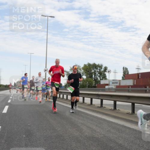 03.10.2025 - Köhlbrandbrückenlauf Matties Gatica Varas http://msf.ph/oto/9169678 03.10.2025 15:13:42 Position 3  meine-sportfotos.de