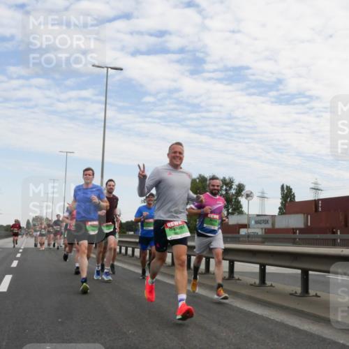 03.10.2025 - Köhlbrandbrückenlauf Matties Gatica Varas http://msf.ph/oto/9169686 03.10.2025 15:13:44 Position 3 8993 meine-sportfotos.de