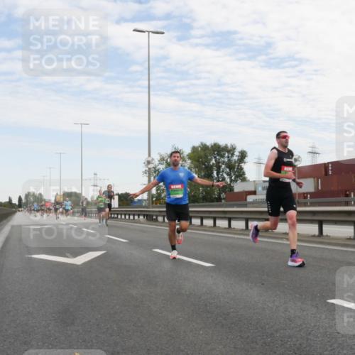 03.10.2025 - Köhlbrandbrückenlauf Matties Gatica Varas http://msf.ph/oto/9169690 03.10.2025 15:13:55 Position 3  meine-sportfotos.de