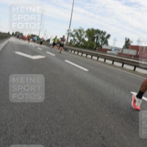 03.10.2025 - Köhlbrandbrückenlauf Matties Gatica Varas http://msf.ph/oto/9169697 03.10.2025 15:13:56 Position 3  meine-sportfotos.de