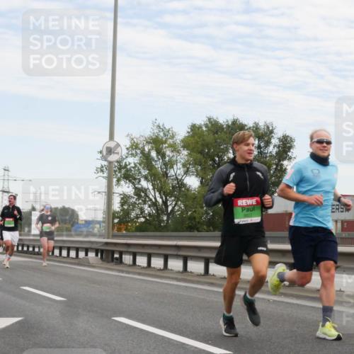 03.10.2025 - Köhlbrandbrückenlauf Matties Gatica Varas http://msf.ph/oto/9169708 03.10.2025 15:14:04 Position 3 9002 meine-sportfotos.de