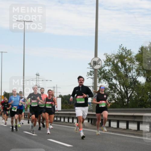 03.10.2025 - Köhlbrandbrückenlauf Matties Gatica Varas http://msf.ph/oto/9169712 03.10.2025 15:14:06 Position 3  meine-sportfotos.de