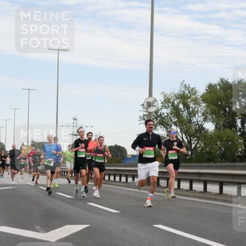 03.10.2025 - Köhlbrandbrückenlauf Matties Gatica Varas http://msf.ph/oto/9169713 03.10.2025 15:14:06 Position 3  meine-sportfotos.de
