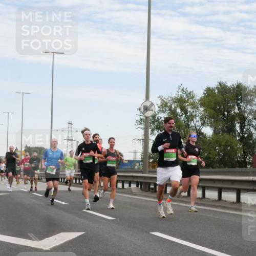 03.10.2025 - Köhlbrandbrückenlauf Matties Gatica Varas http://msf.ph/oto/9169714 03.10.2025 15:14:07 Position 3  meine-sportfotos.de