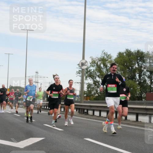 03.10.2025 - Köhlbrandbrückenlauf Matties Gatica Varas http://msf.ph/oto/9169716 03.10.2025 15:14:07 Position 3 9750 meine-sportfotos.de