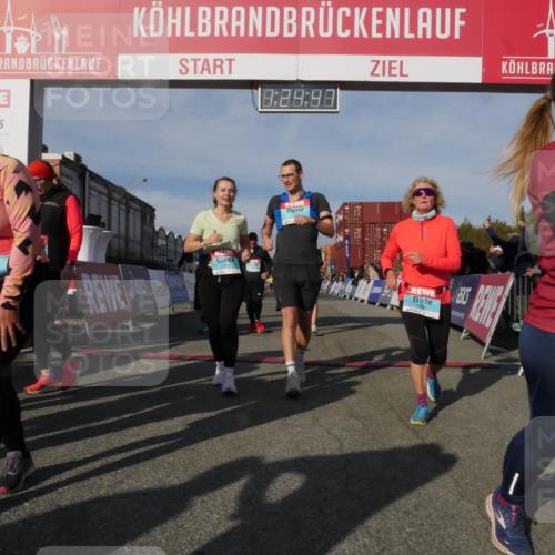 03.10.2025 - Köhlbrandbrückenlauf Matties Gatica Varas http://msf.ph/oto/9169722 03.10.2025 10:24:49 Ziel 1345, 1382, 2121, 2240, 2556, 2779, 3039, 3391 meine-sportfotos.de
