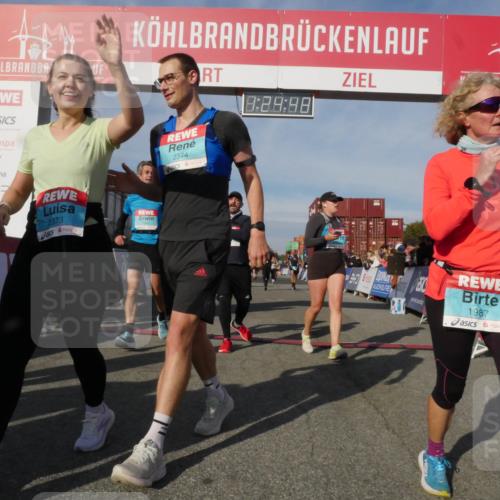 03.10.2025 - Köhlbrandbrückenlauf Matties Gatica Varas http://msf.ph/oto/9169728 03.10.2025 10:24:50 Ziel 1345, 1382, 2121, 2240, 2556, 2739, 2742, 2779, 3039, 3391 meine-sportfotos.de