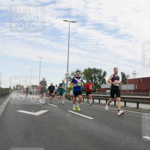 03.10.2025 - Köhlbrandbrückenlauf Matties Gatica Varas http://msf.ph/oto/9169734 03.10.2025 15:14:11 Position 3  meine-sportfotos.de