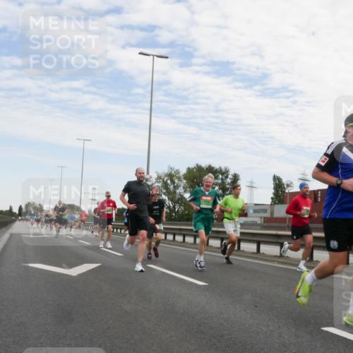 03.10.2025 - Köhlbrandbrückenlauf Matties Gatica Varas http://msf.ph/oto/9169741 03.10.2025 15:14:13 Position 3  meine-sportfotos.de