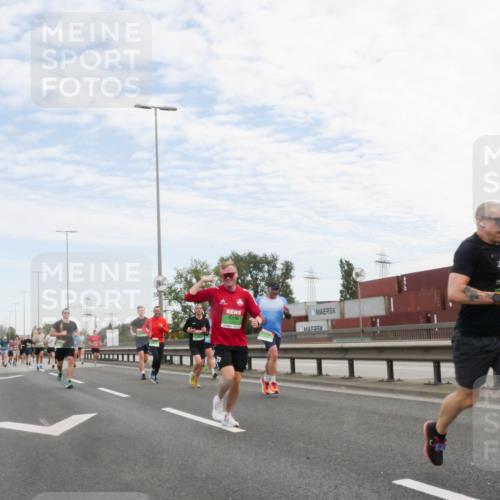 03.10.2025 - Köhlbrandbrückenlauf Matties Gatica Varas http://msf.ph/oto/9169743 03.10.2025 15:14:15 Position 3  meine-sportfotos.de